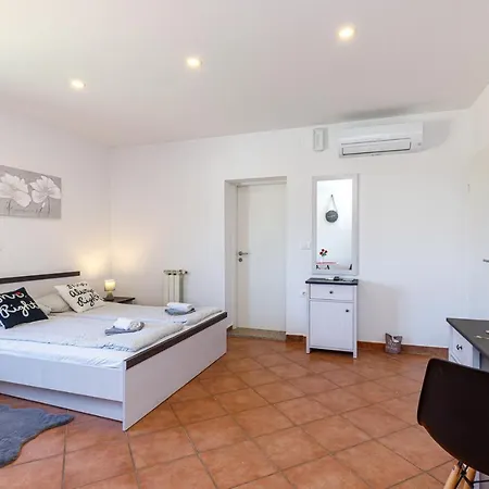 アパート Narcisa *